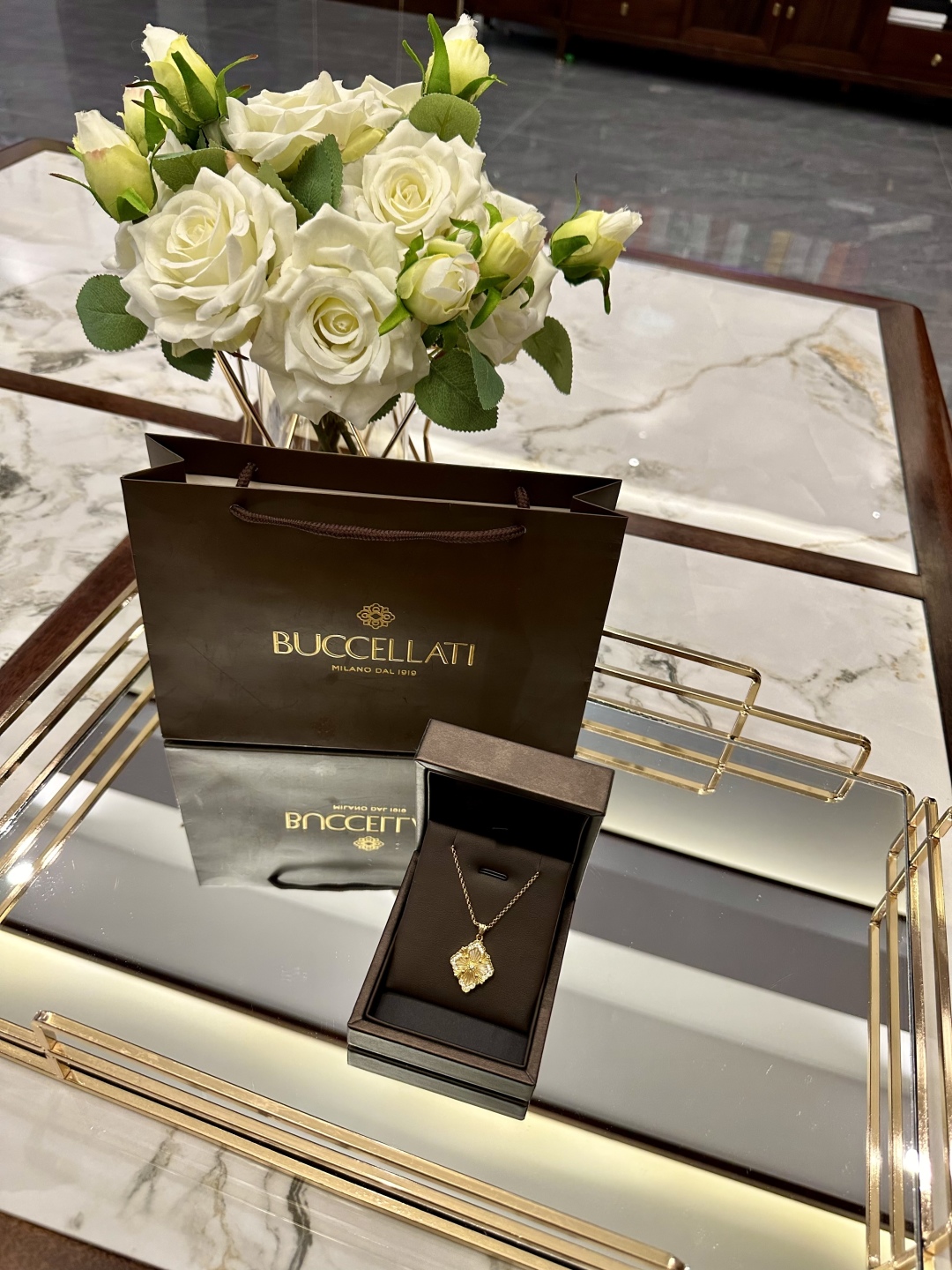 BUCCELLATI jewelry model 01